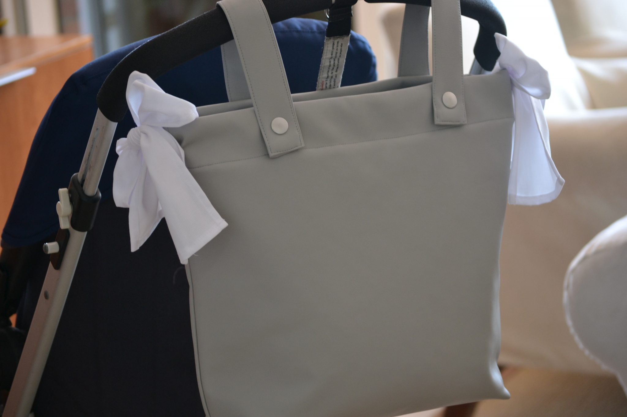 Bolsa o panera para cochecito en polipiel diseño exclusivo Cotó Blanc