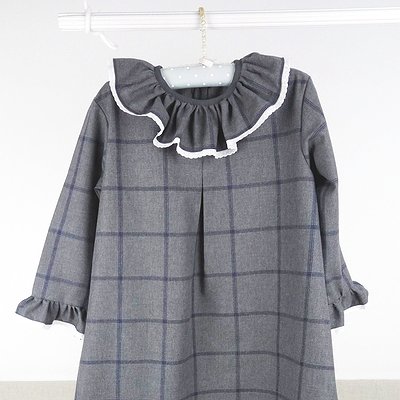 Vestido niña cuello volante, María