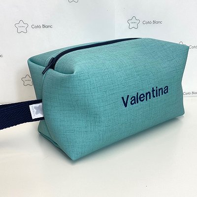 Neceser Mauro plastificado con nombre bordado a máquina