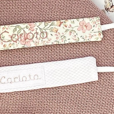 Cinta portachupetes tipo MAM con nombre bordado Paf