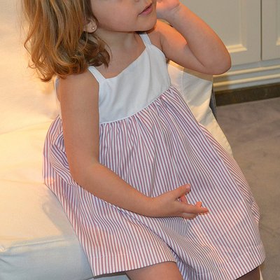 Vestido niña de tirantes, Estrella