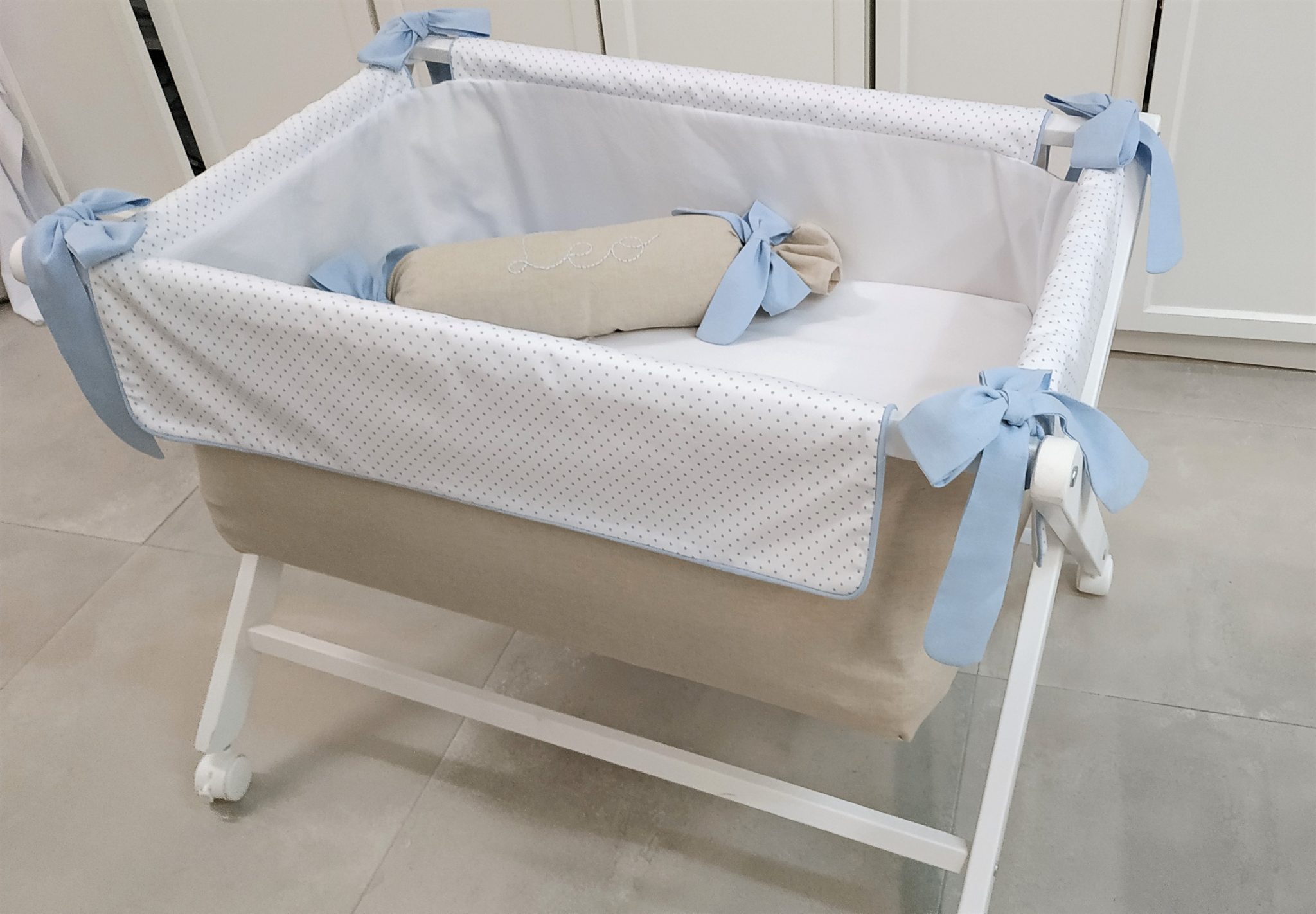 Moisés de tijera o mini cuna para recién nacido. Diseño Cotó Blanc